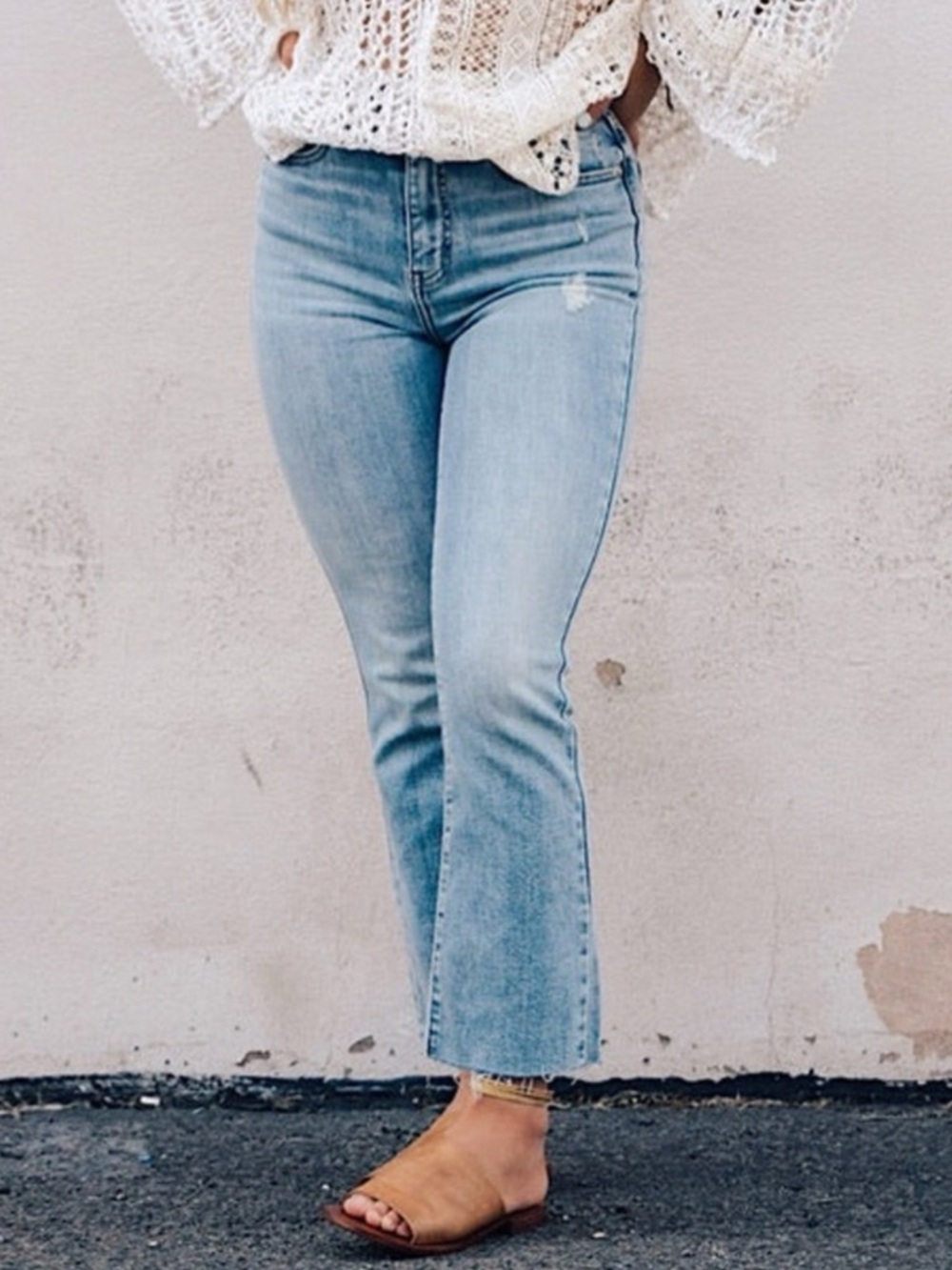 Daze Hug Shy Girl Player High-Rise Straight Crop Jeans raw hem size 30